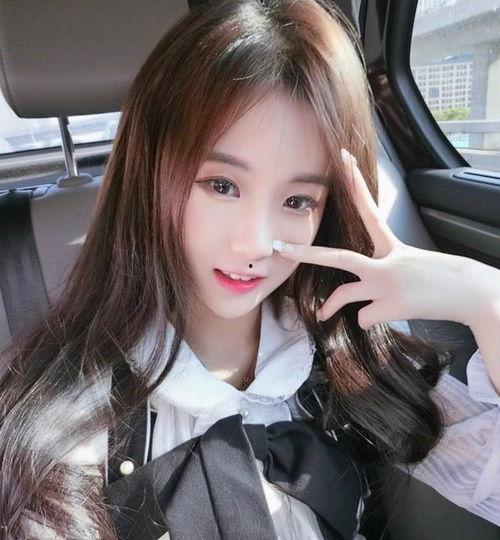 快手网红陈令仪照片,镜头下的时尚魅力